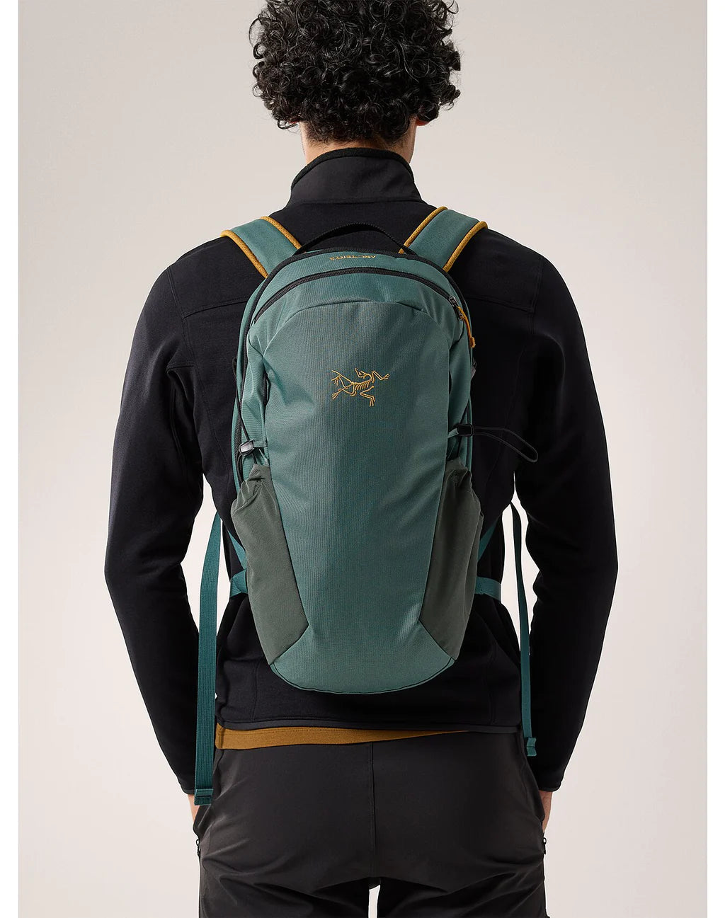 Mantis 16 Backpack – Arc'teryx Tokyo Ginza Mantis 16 Backpack – Arc'teryx Tokyo Ginza