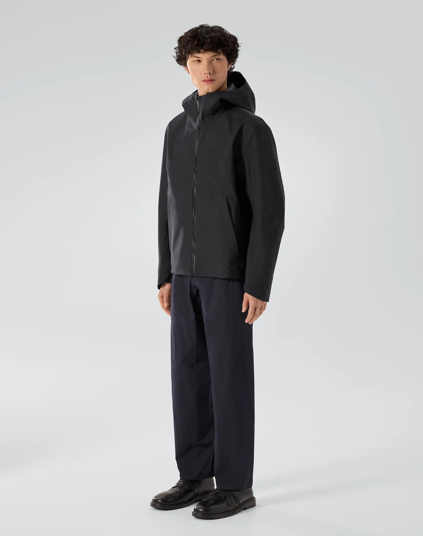 VEILANCE – Arc'teryx Tokyo Ginza