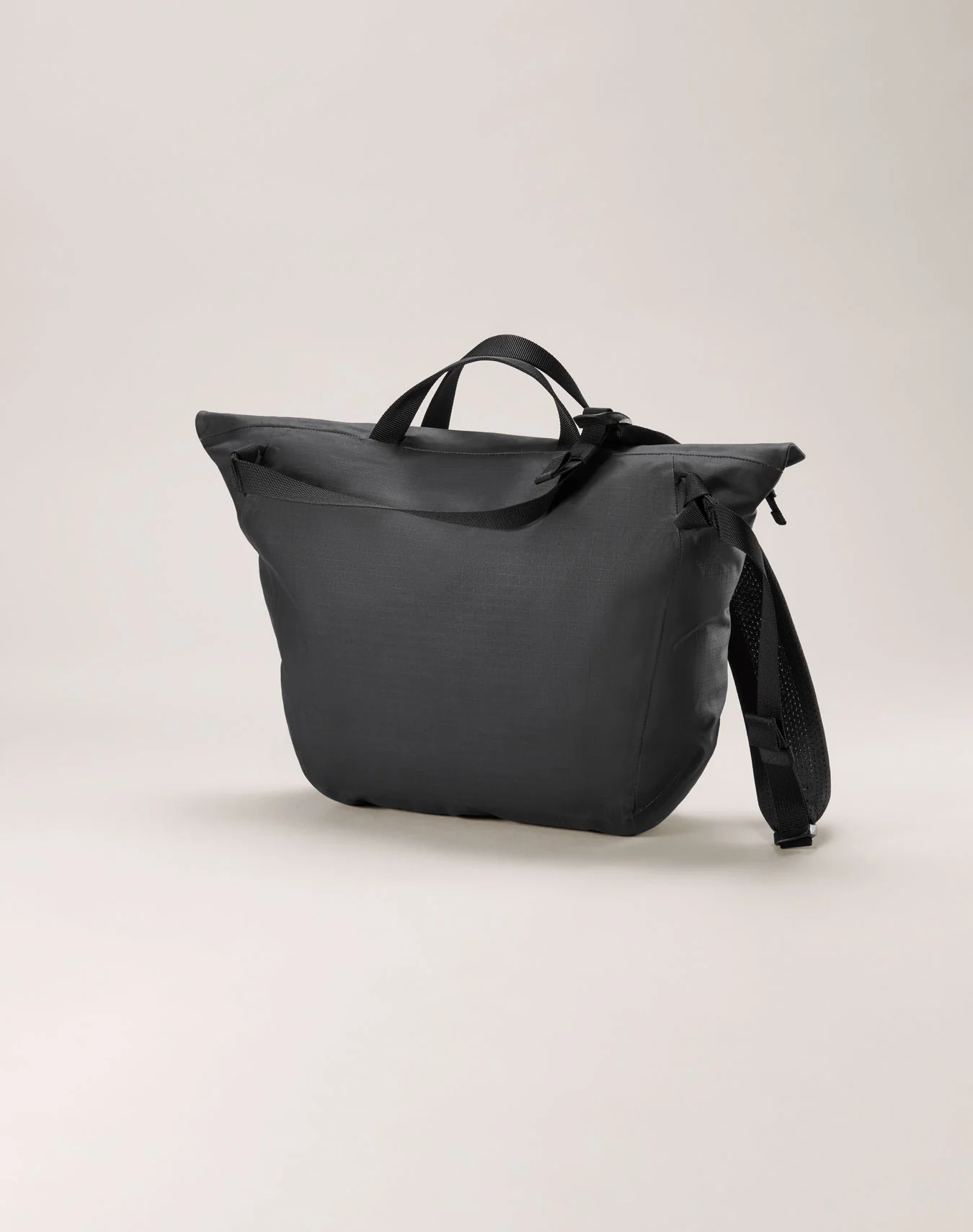 Granville Shoulder Bag – Arc'teryx Tokyo Ginza