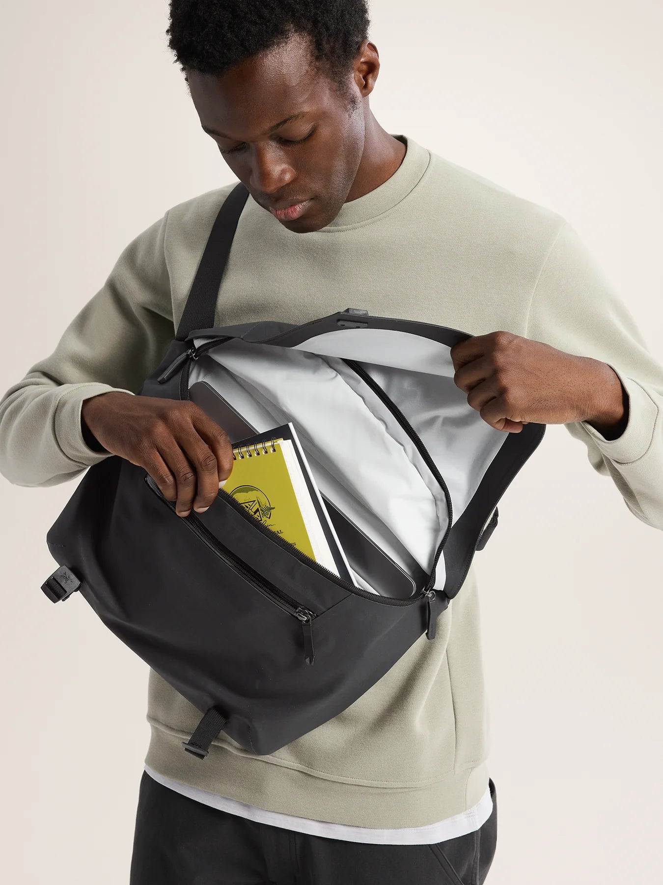 Granville 10 Courier Bag – Arc'teryx Tokyo Ginza Granville 10 Courier Bag – Arc'teryx Tokyo Ginza
